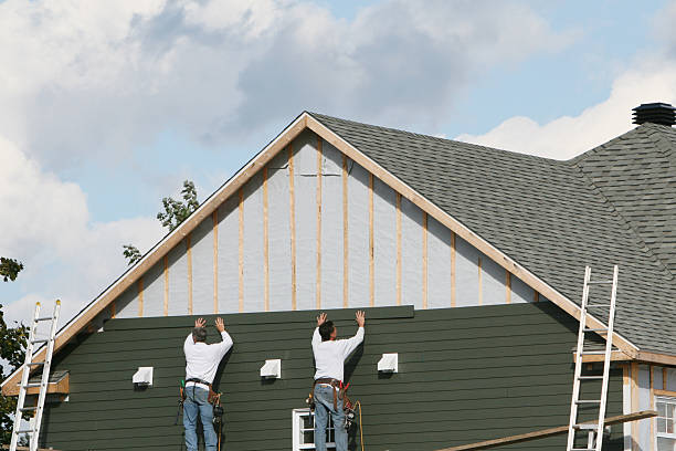 Professional Siding Replacement technician working in Dublin, OH